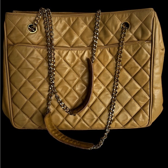 Lambskin Beige Chanel Matelasse - Picture 1 of 6